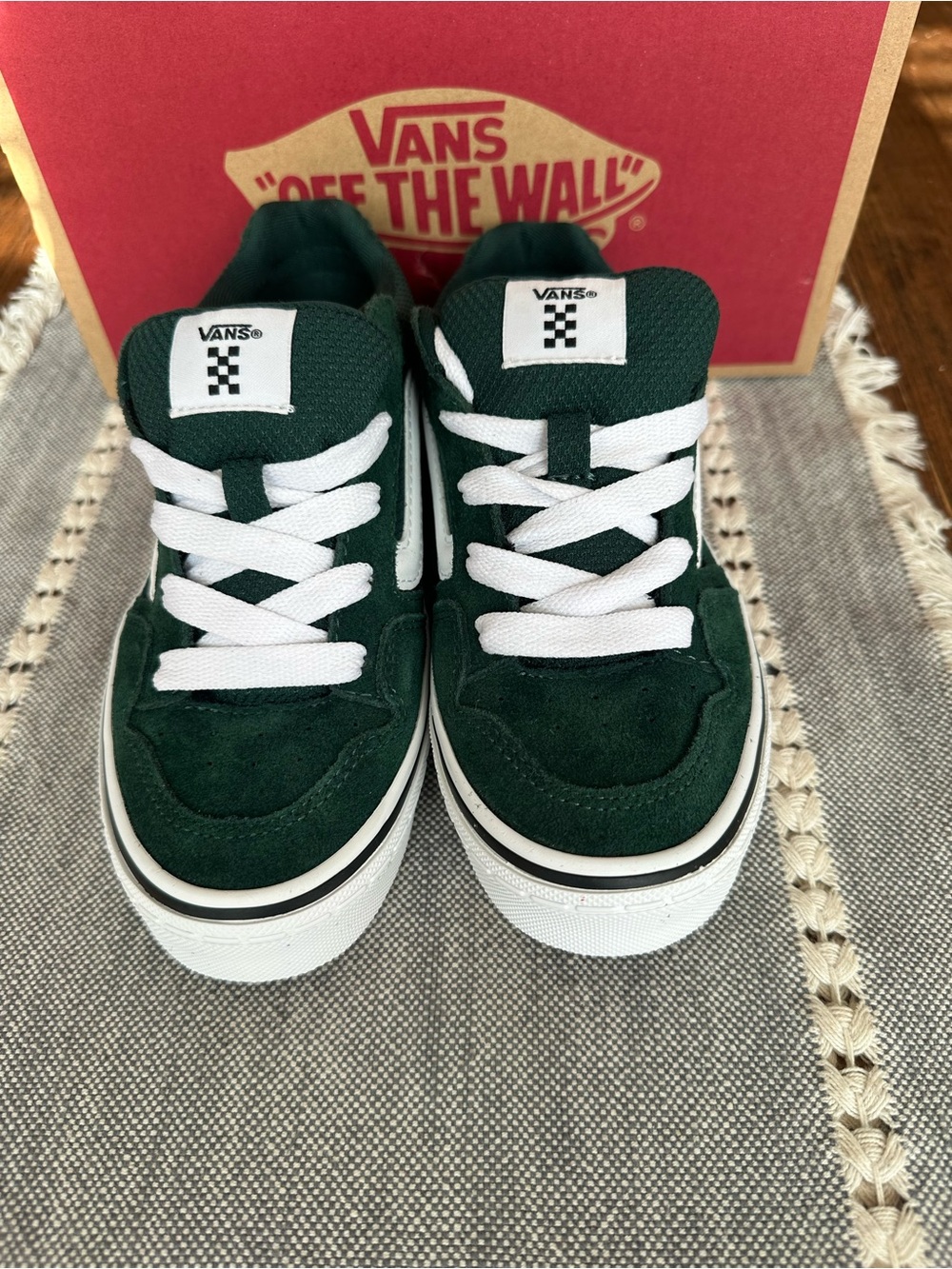 Vans Kids Low-Top Sneakers in Dark Green and White